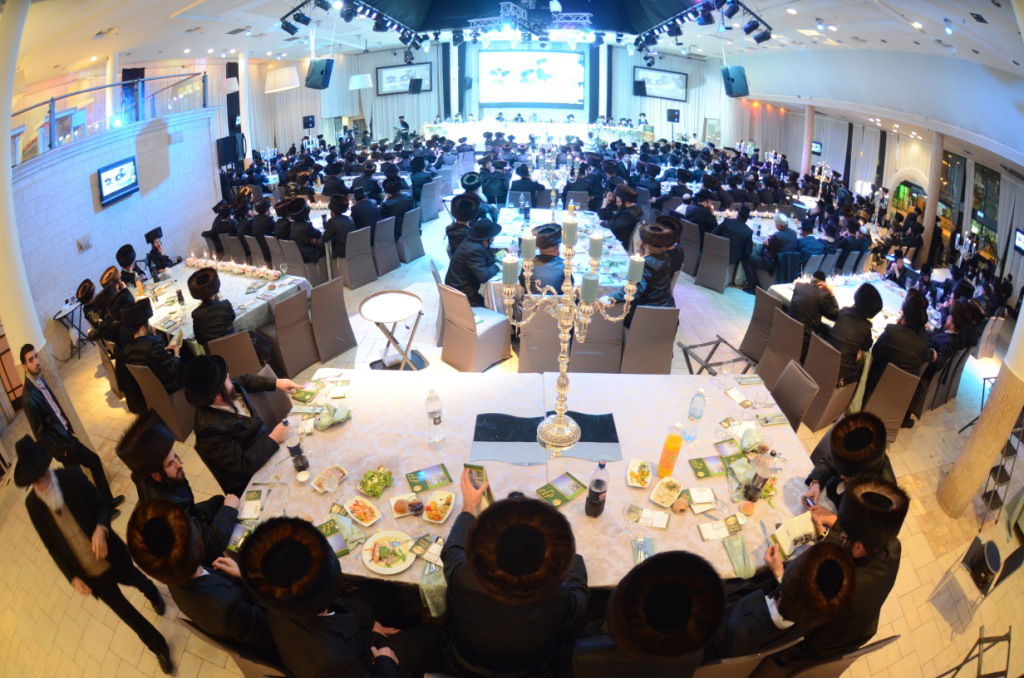 צאנז: שבע ברכות ודינר לרגל חנוכת הבנין החדש