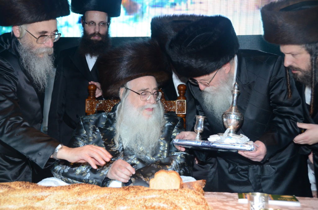 צאנז: שבע ברכות ודינר לרגל חנוכת הבנין החדש