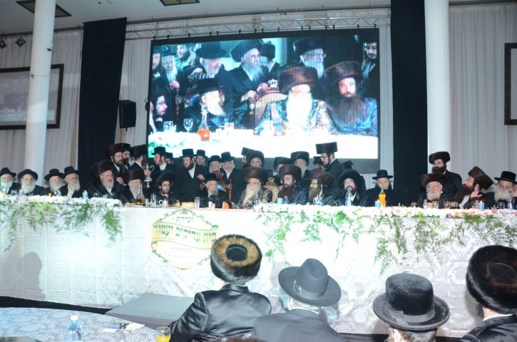 צאנז: שבע ברכות ודינר לרגל חנוכת הבנין החדש