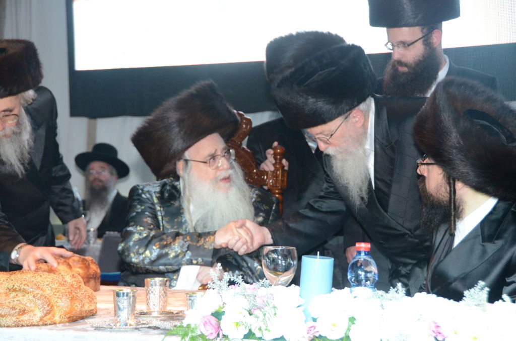 צאנז: שבע ברכות ודינר לרגל חנוכת הבנין החדש