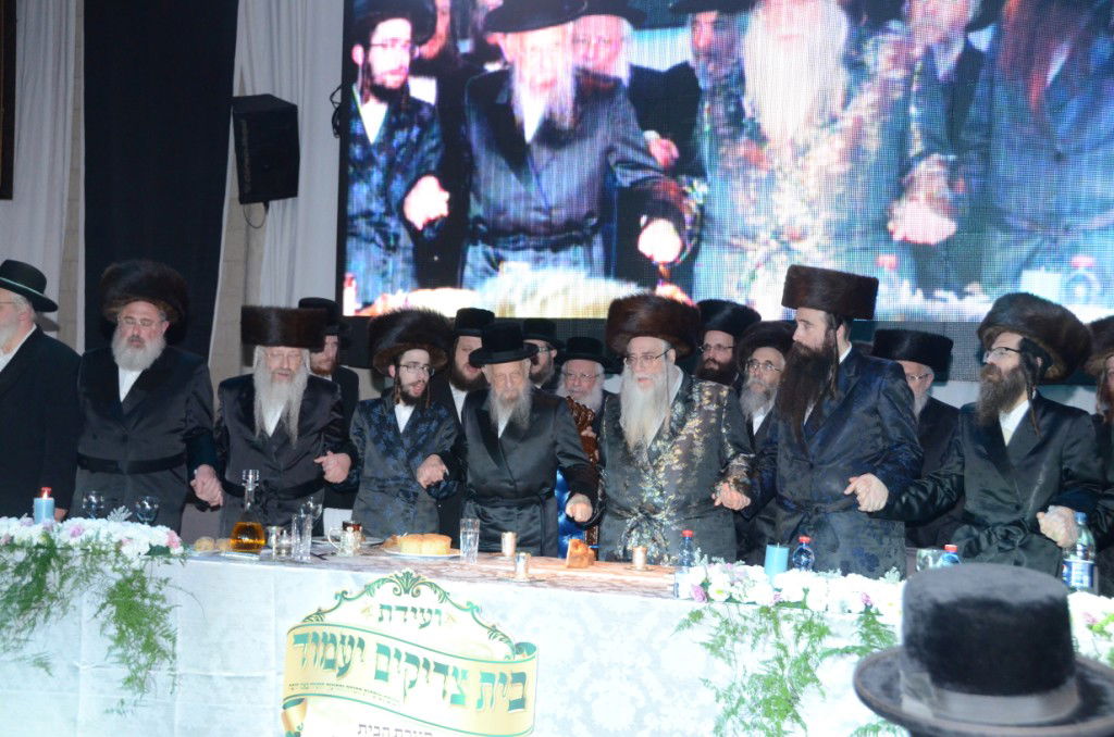 צאנז: שבע ברכות ודינר לרגל חנוכת הבנין החדש