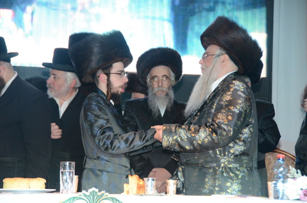 צאנז: שבע ברכות ודינר לרגל חנוכת הבנין החדש