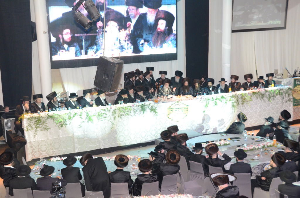 צאנז: שבע ברכות ודינר לרגל חנוכת הבנין החדש