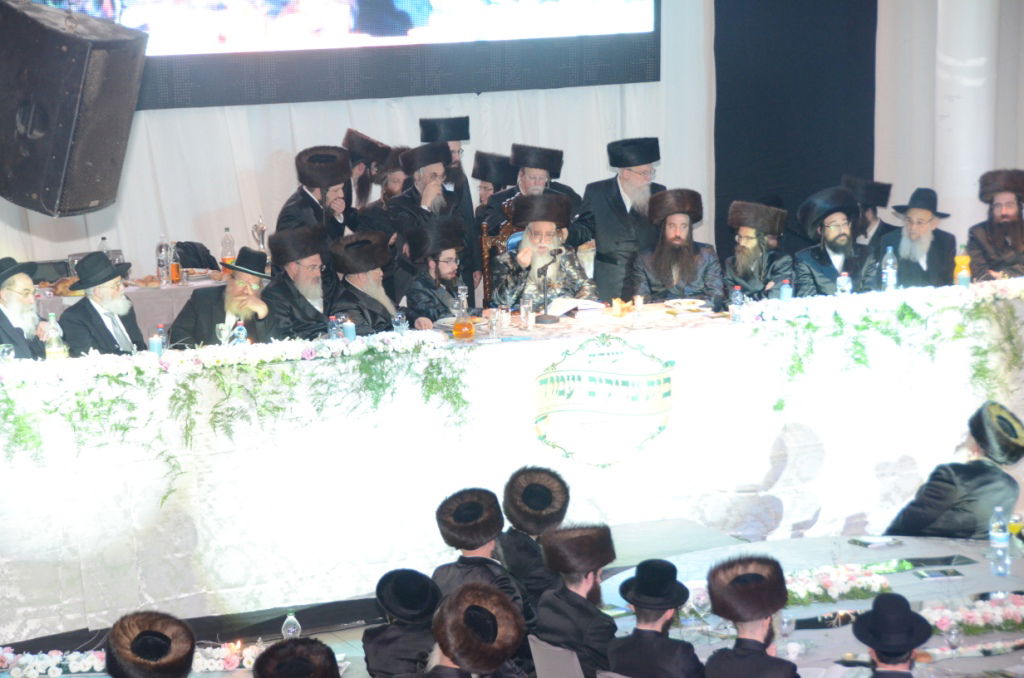 צאנז: שבע ברכות ודינר לרגל חנוכת הבנין החדש