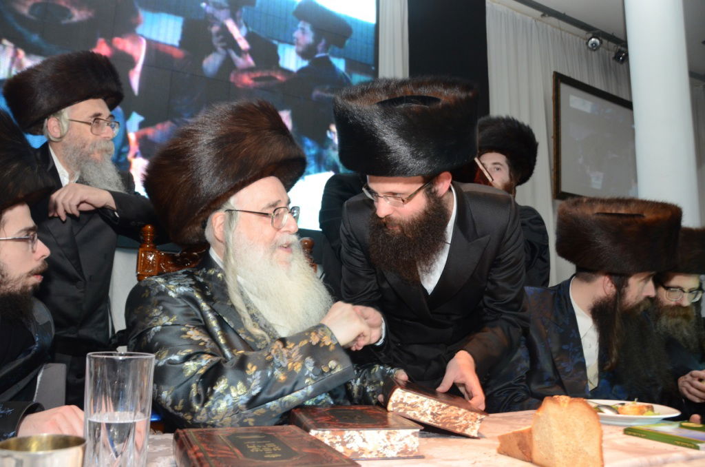 צאנז: שבע ברכות ודינר לרגל חנוכת הבנין החדש