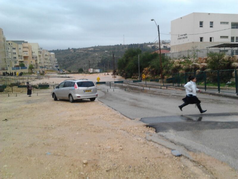 צפו: מודיעין עילית מוצפת