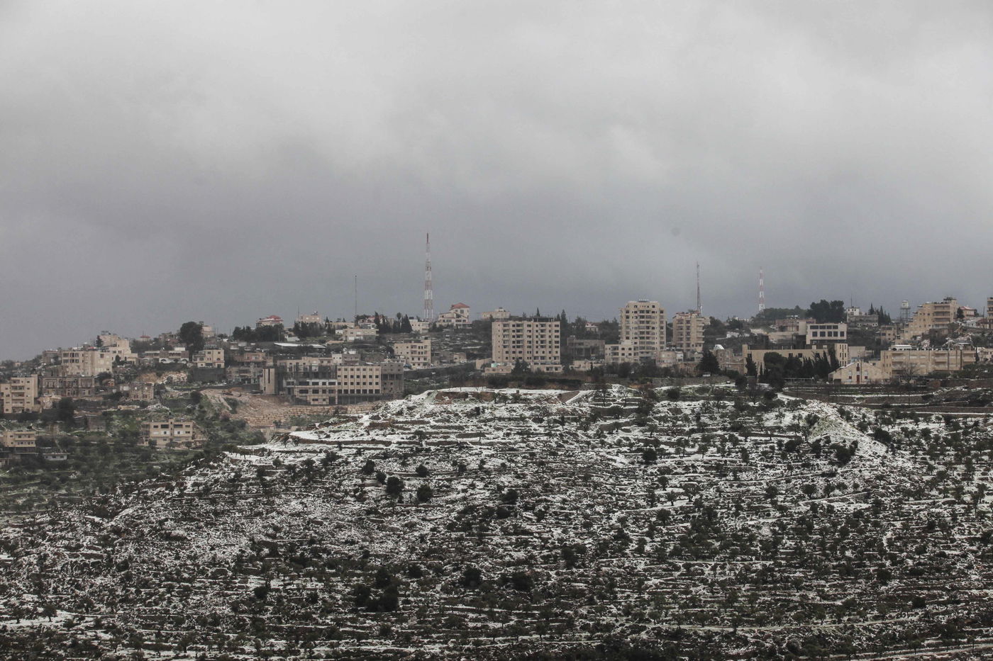בגלל השלג: התחבורה  הציבורית בי-ם הופסקה