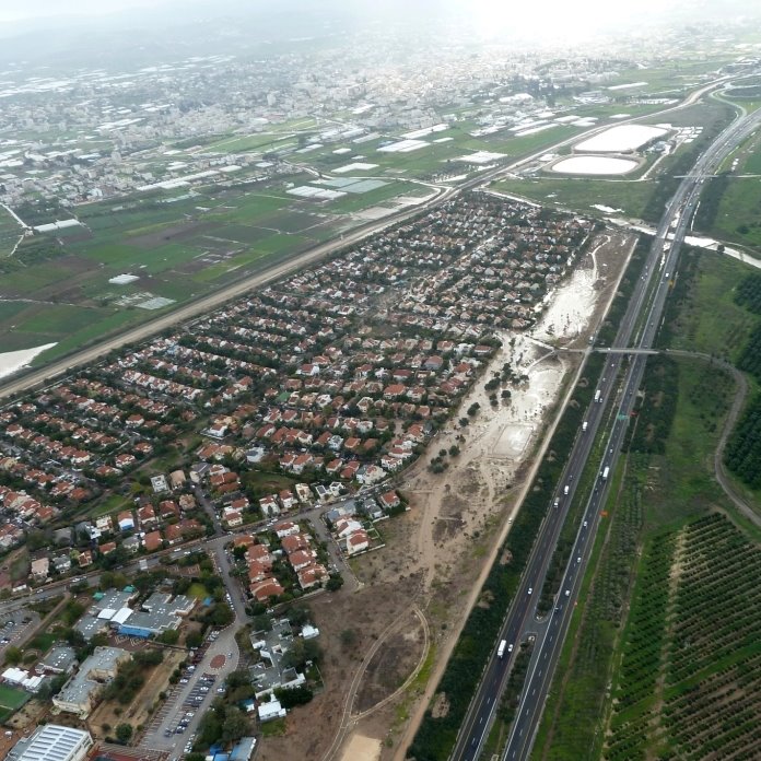 כשחדרה הפכה לונציה • תיעוד מהאוויר