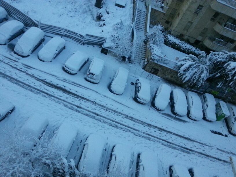 20 ס"מ שלג בירושלים; כביש 443 נפתח לתנועה