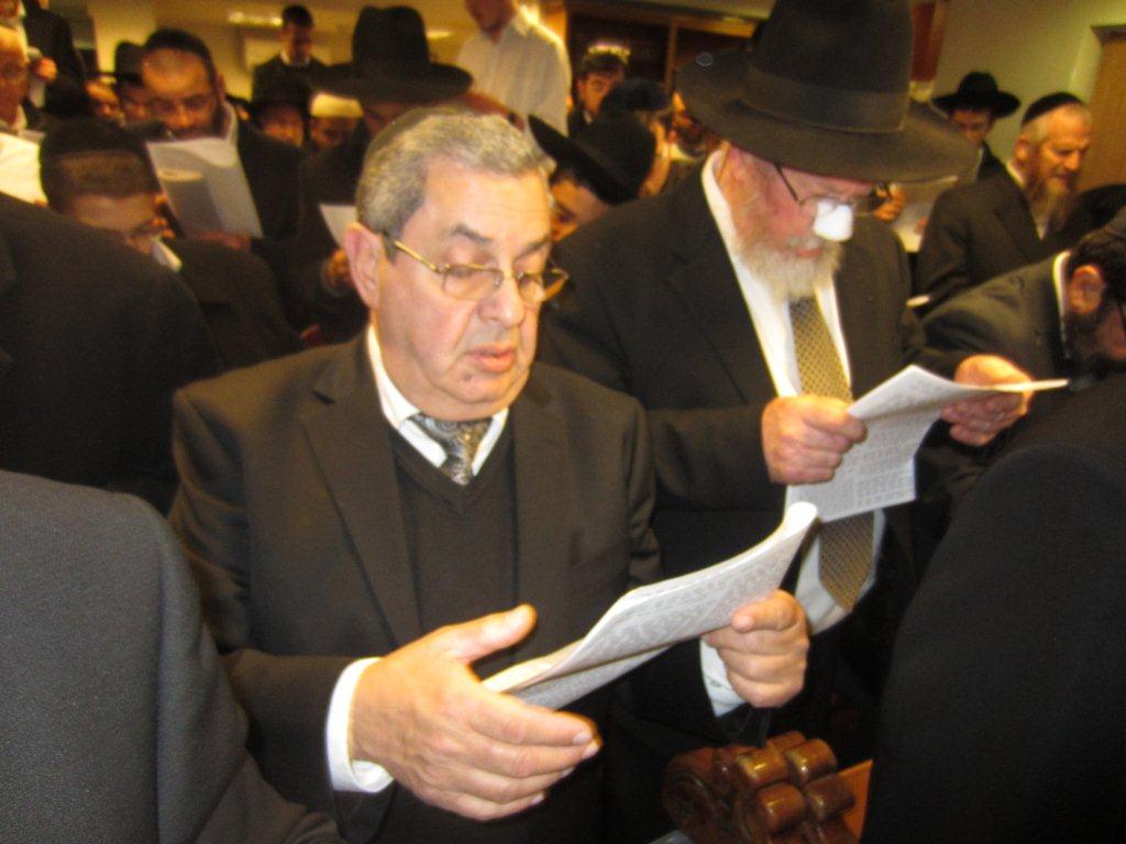 צפו בתיעוד: תפילה לשלומו של מרן הרב עובדיה יוסף