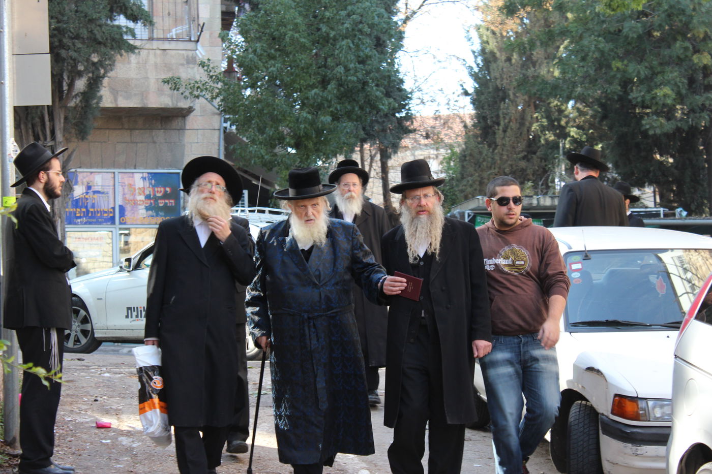 אלפים נפרדו מהגאון הרב יעקב ישעיה בלויא זצ"ל