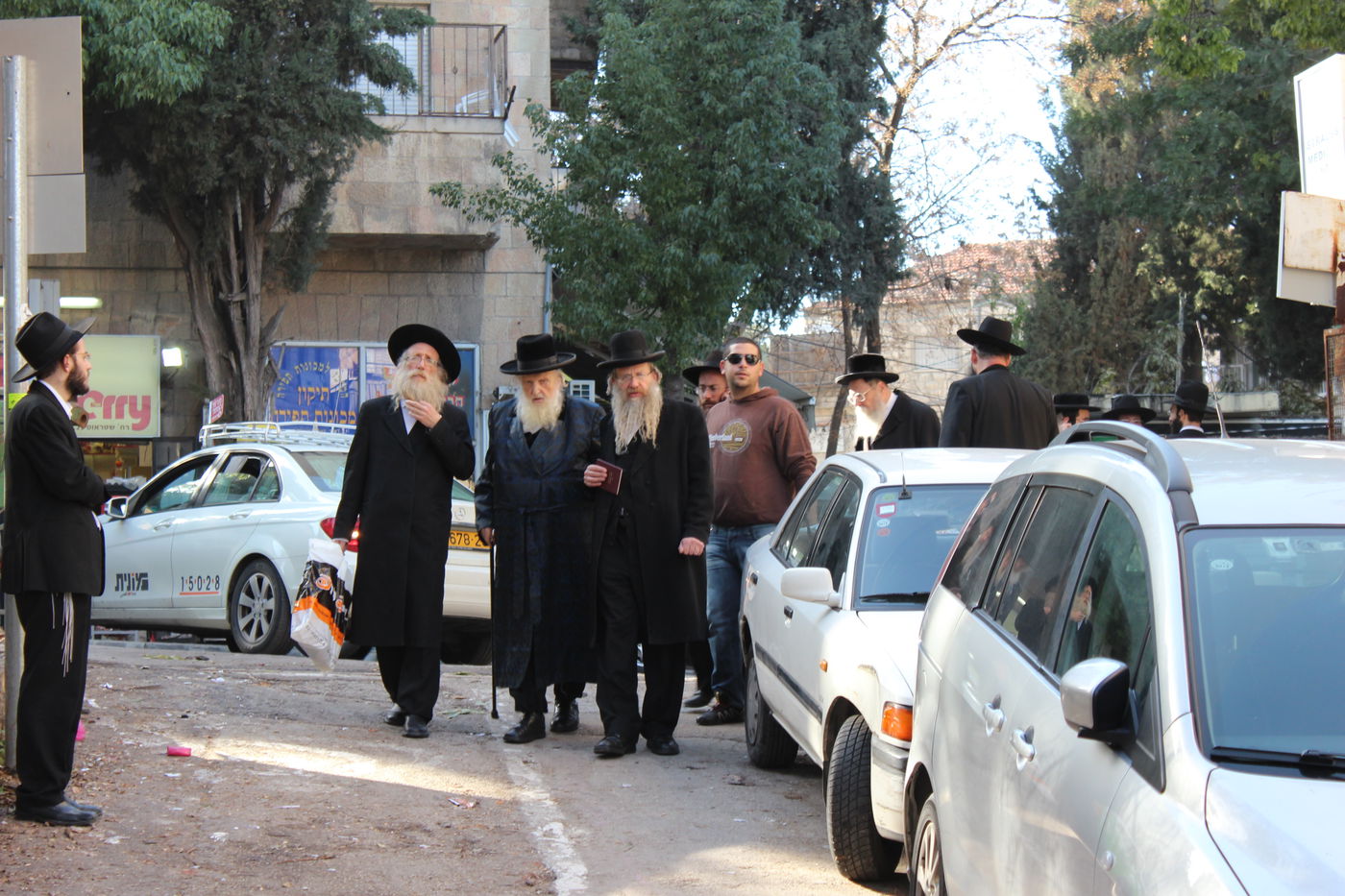 אלפים נפרדו מהגאון הרב יעקב ישעיה בלויא זצ"ל