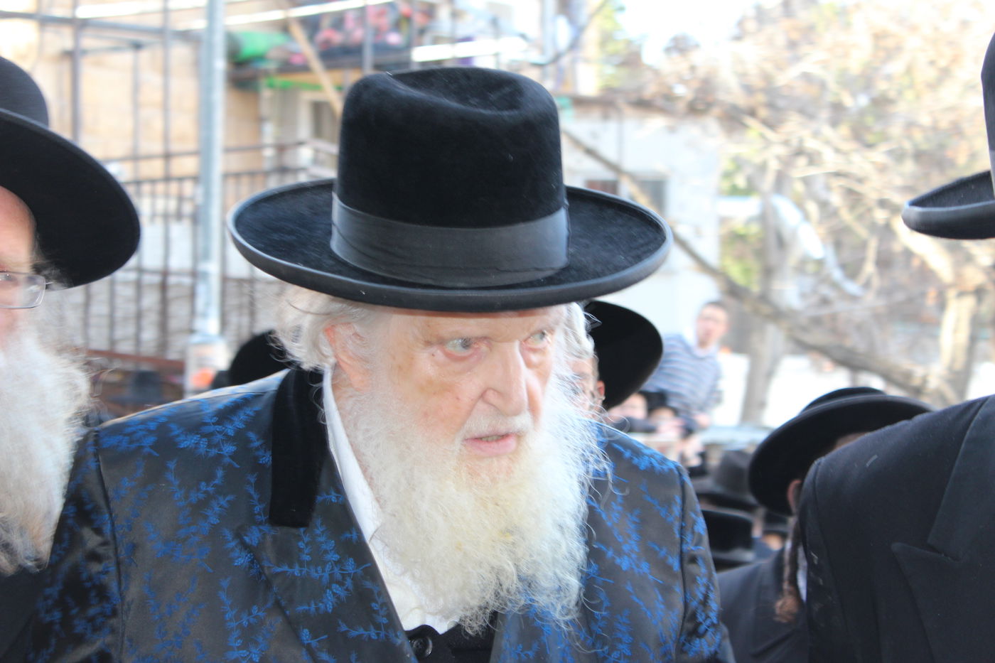 אלפים נפרדו מהגאון הרב יעקב ישעיה בלויא זצ"ל