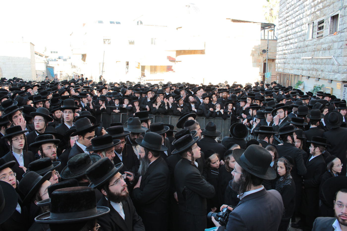 אלפים נפרדו מהגאון הרב יעקב ישעיה בלויא זצ"ל