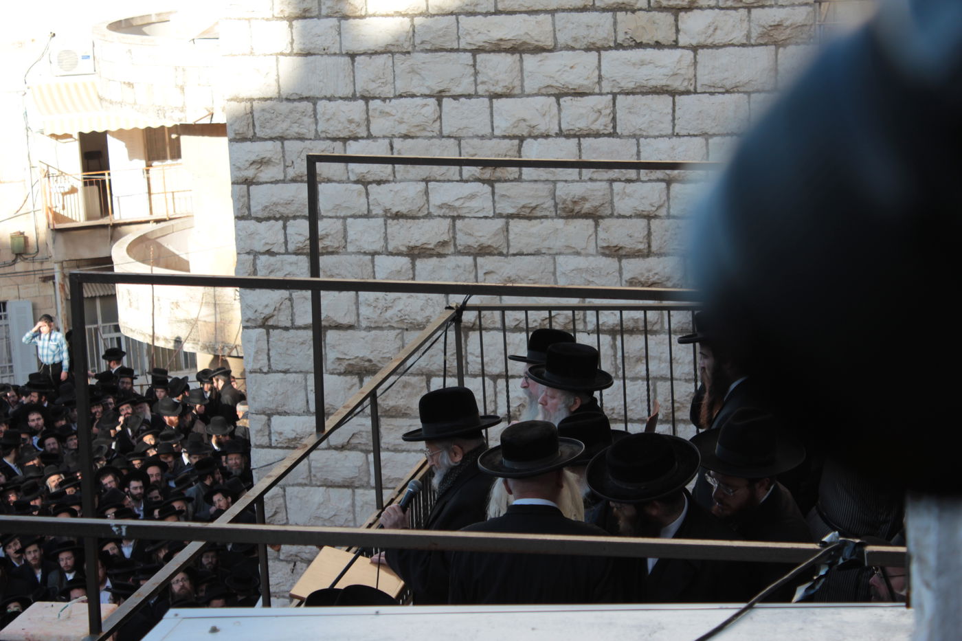 אלפים נפרדו מהגאון הרב יעקב ישעיה בלויא זצ"ל