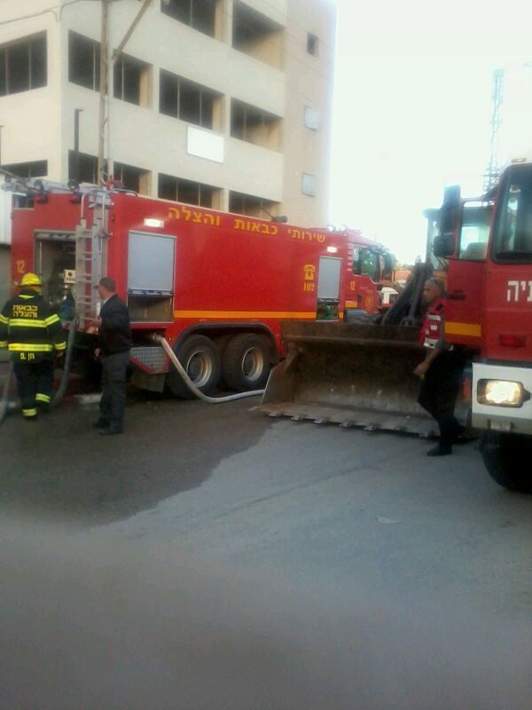 כוחות כיבוי אש השתלטו על שריפת ענק במפעל בנתניה