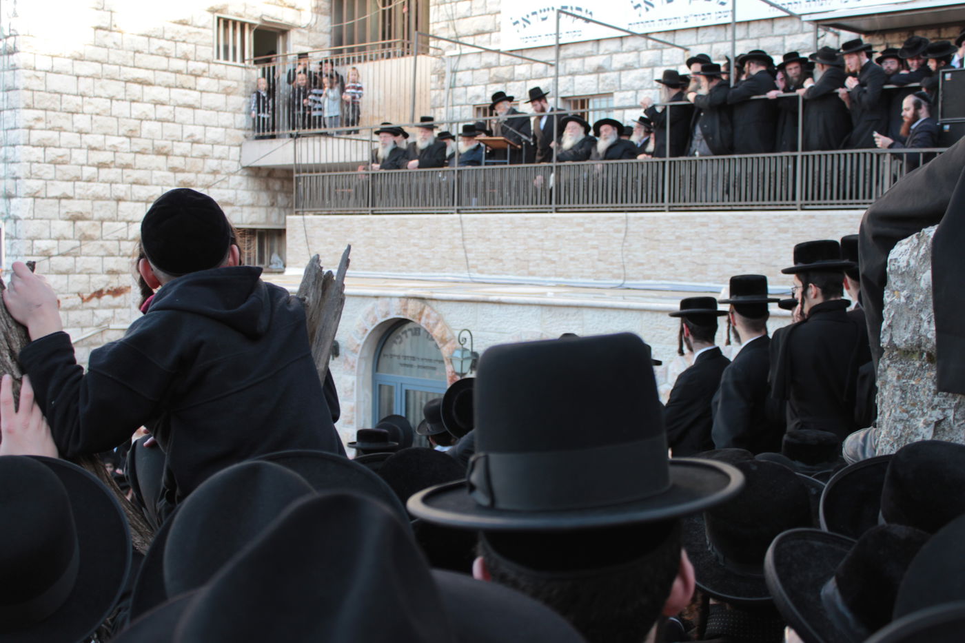 אלפים נפרדו מהגאון הרב יעקב ישעיה בלויא זצ"ל