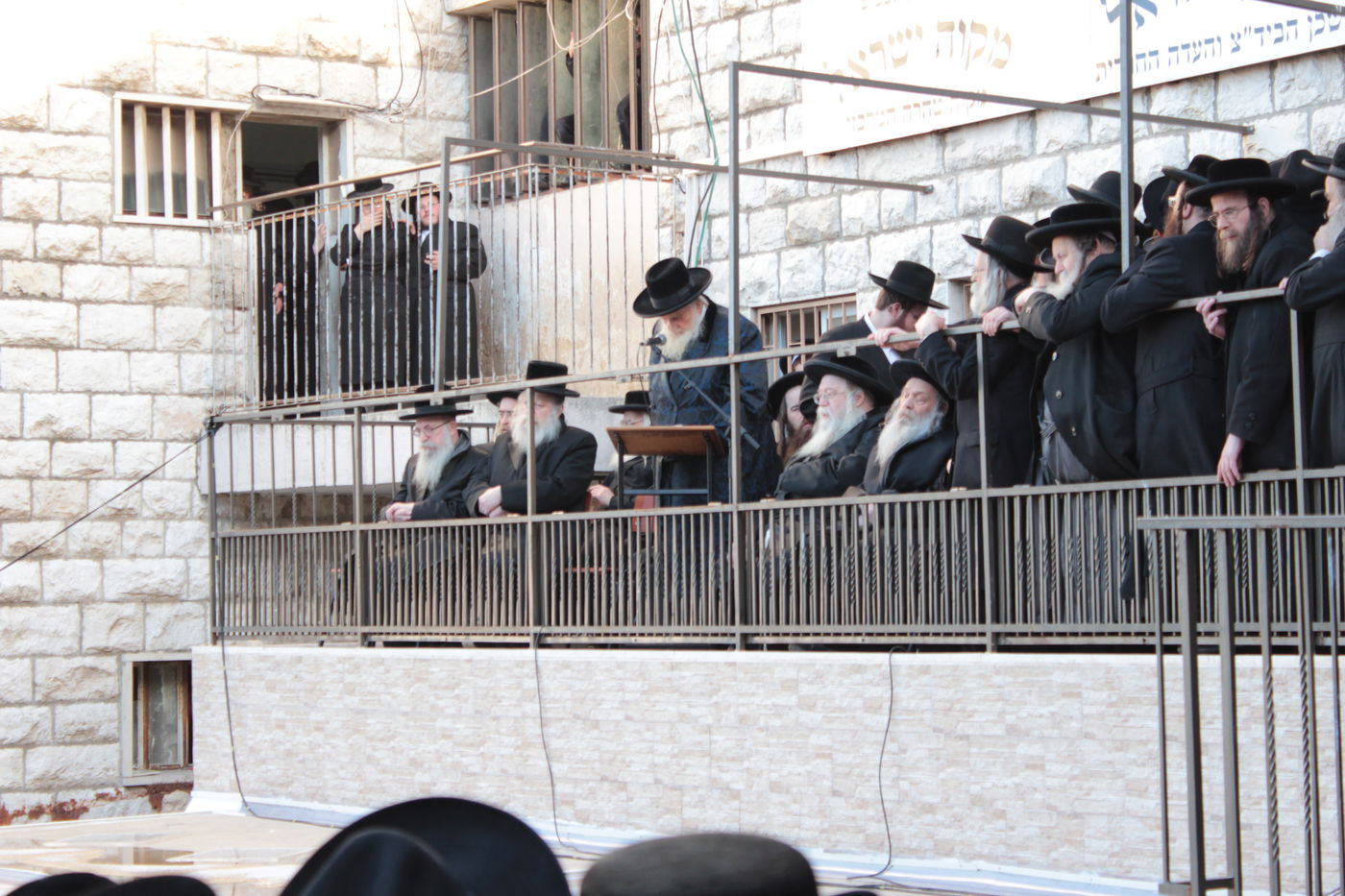 אלפים נפרדו מהגאון הרב יעקב ישעיה בלויא זצ"ל