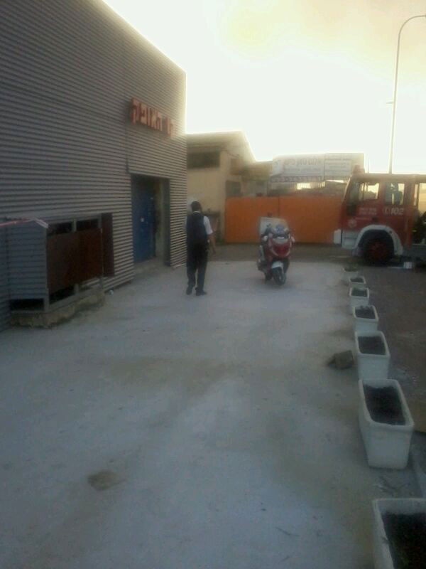 כוחות כיבוי אש השתלטו על שריפת ענק במפעל בנתניה