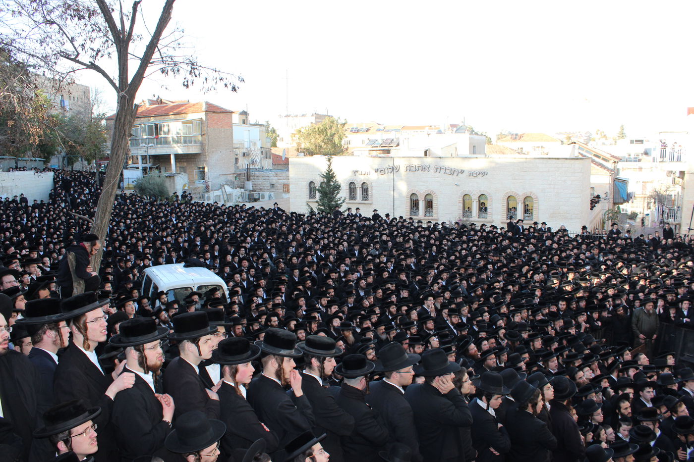 אלפים נפרדו מהגאון הרב יעקב ישעיה בלויא זצ"ל