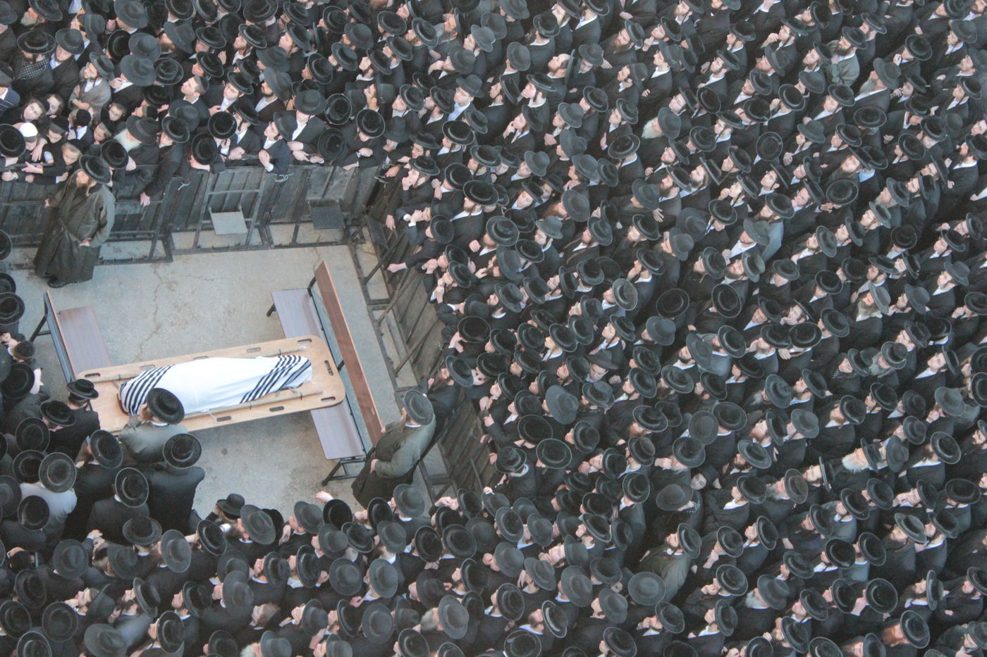 אלפים נפרדו מהגאון הרב יעקב ישעיה בלויא זצ"ל