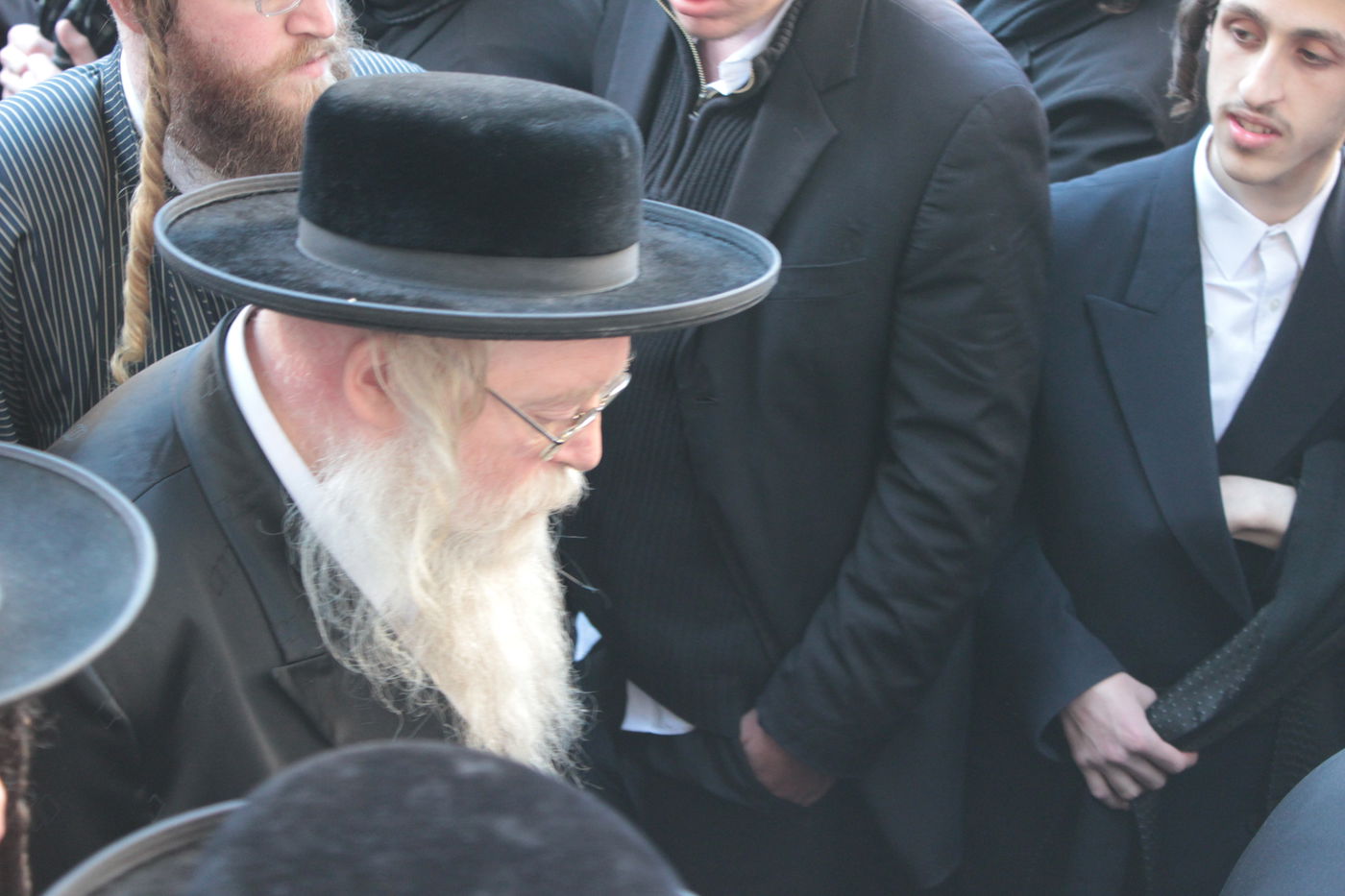 אלפים נפרדו מהגאון הרב יעקב ישעיה בלויא זצ"ל