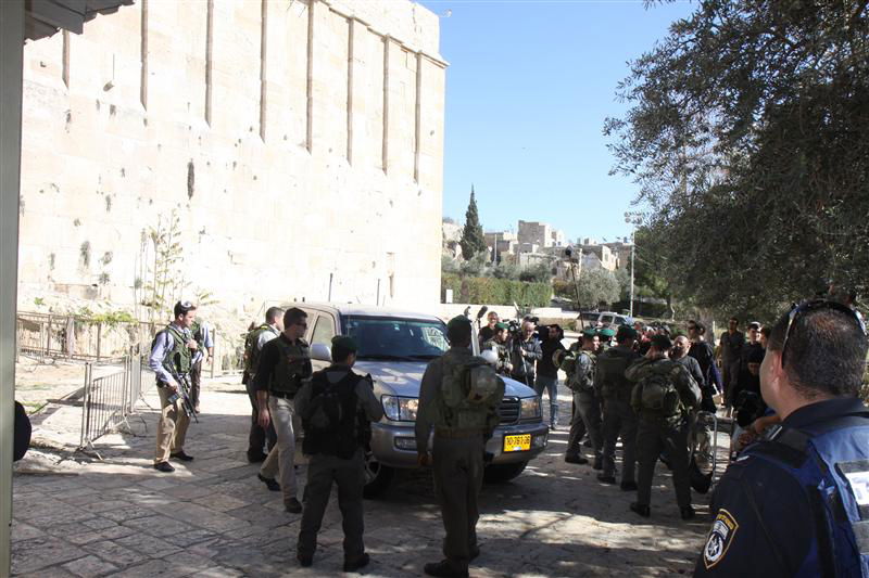 ליברמן בחברון: מתפלל לניצחון