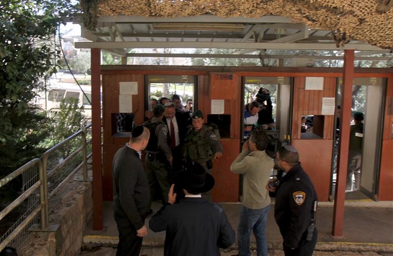 ליברמן בחברון: מתפלל לניצחון