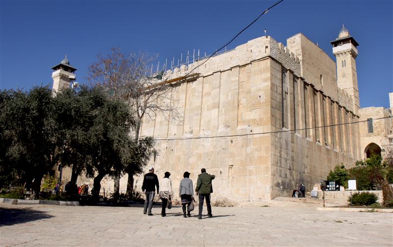 ליברמן בחברון: מתפלל לניצחון