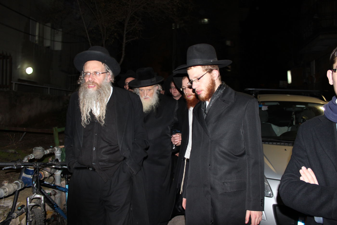 תיעוד: אלפים ב'תיקון חצות' על גזירת הגיוס