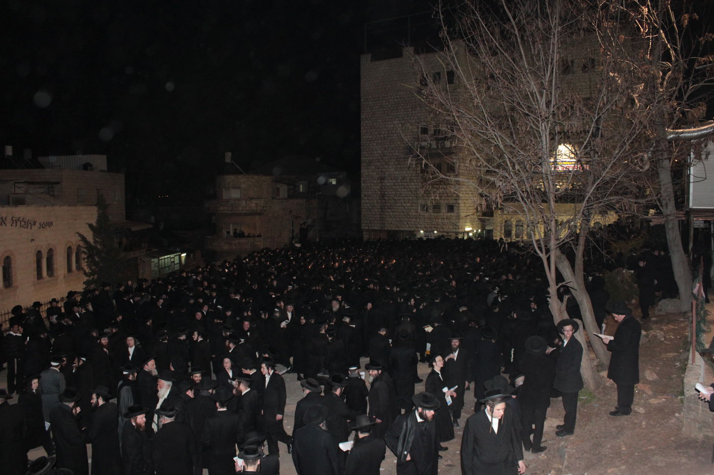 תיעוד: אלפים ב'תיקון חצות' על גזירת הגיוס