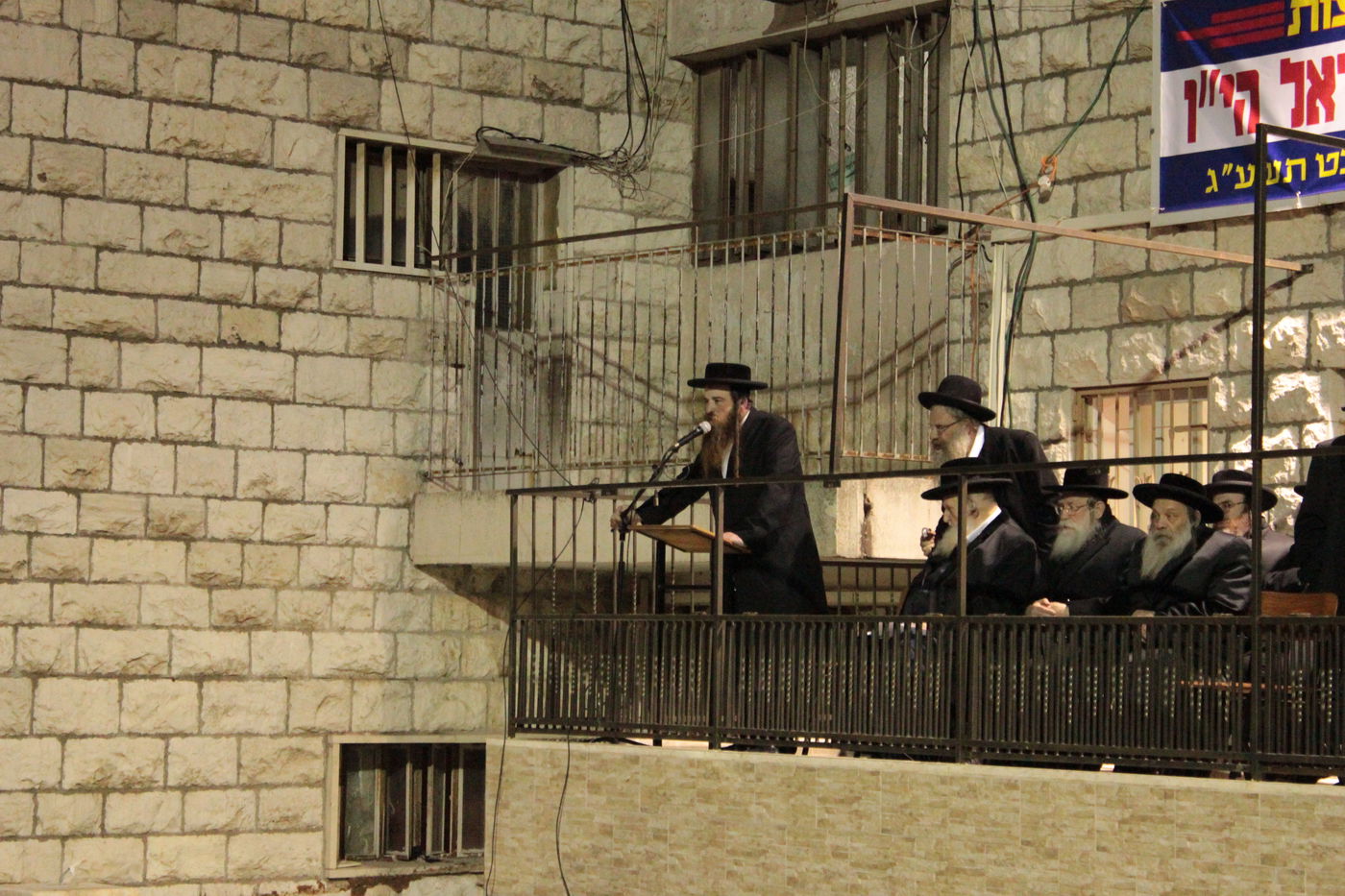 תיעוד: אלפים ב'תיקון חצות' על גזירת הגיוס