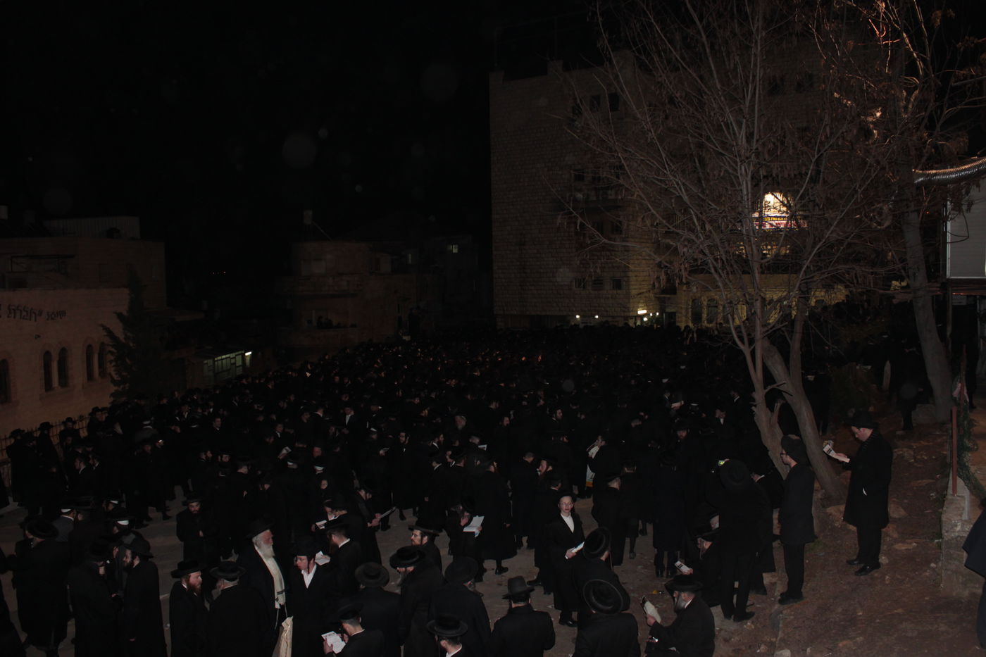 תיעוד: אלפים ב'תיקון חצות' על גזירת הגיוס