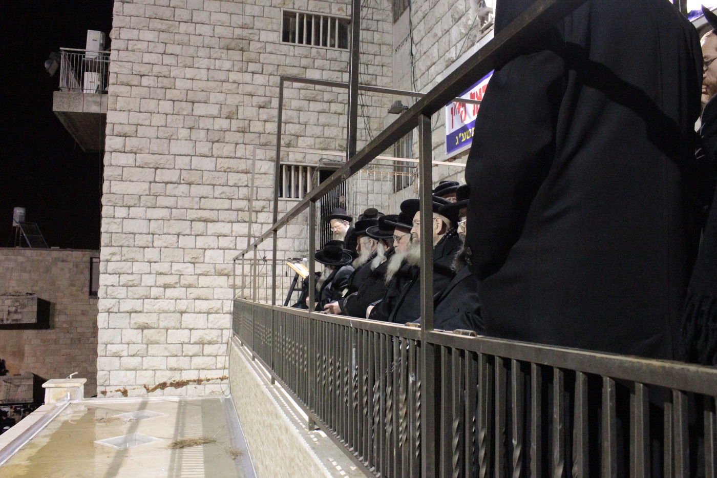 תיעוד: אלפים ב'תיקון חצות' על גזירת הגיוס