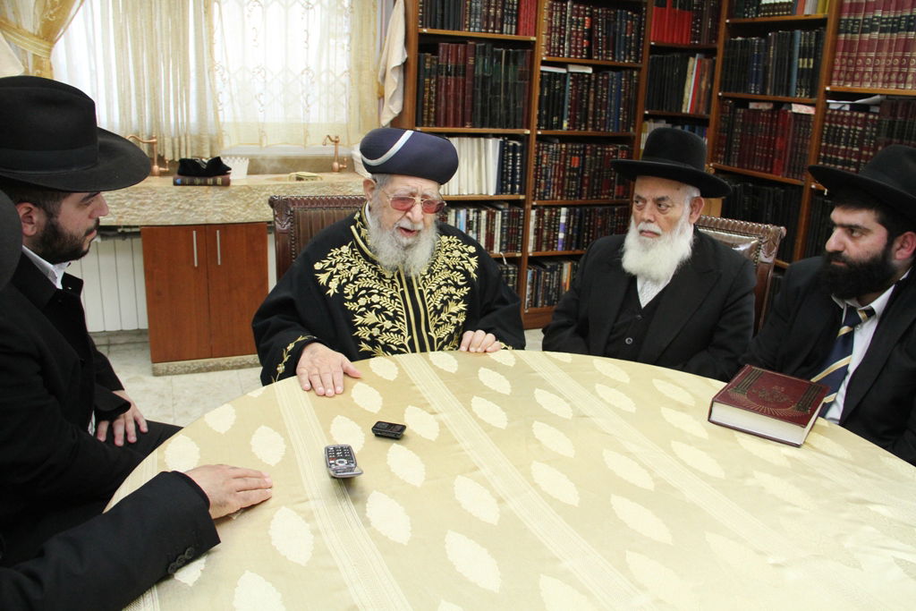 רבני גילה במעונו של מרן הגר"ע יוסף