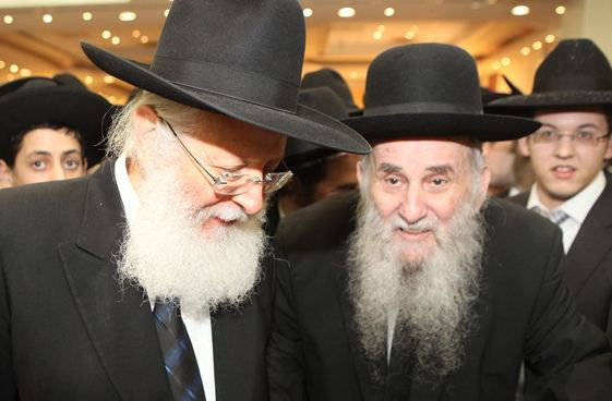 הרב קרלנשטיין ומנחם כרמל