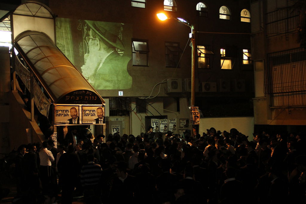 תיעוד: אלפים בכנס התלכדות סביב הנהגת הרב עובדיה