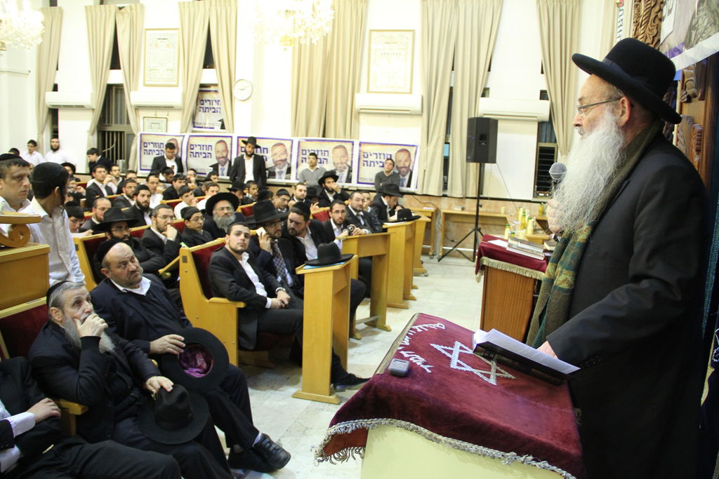 תיעוד: אלפים בכנס התלכדות סביב הנהגת הרב עובדיה