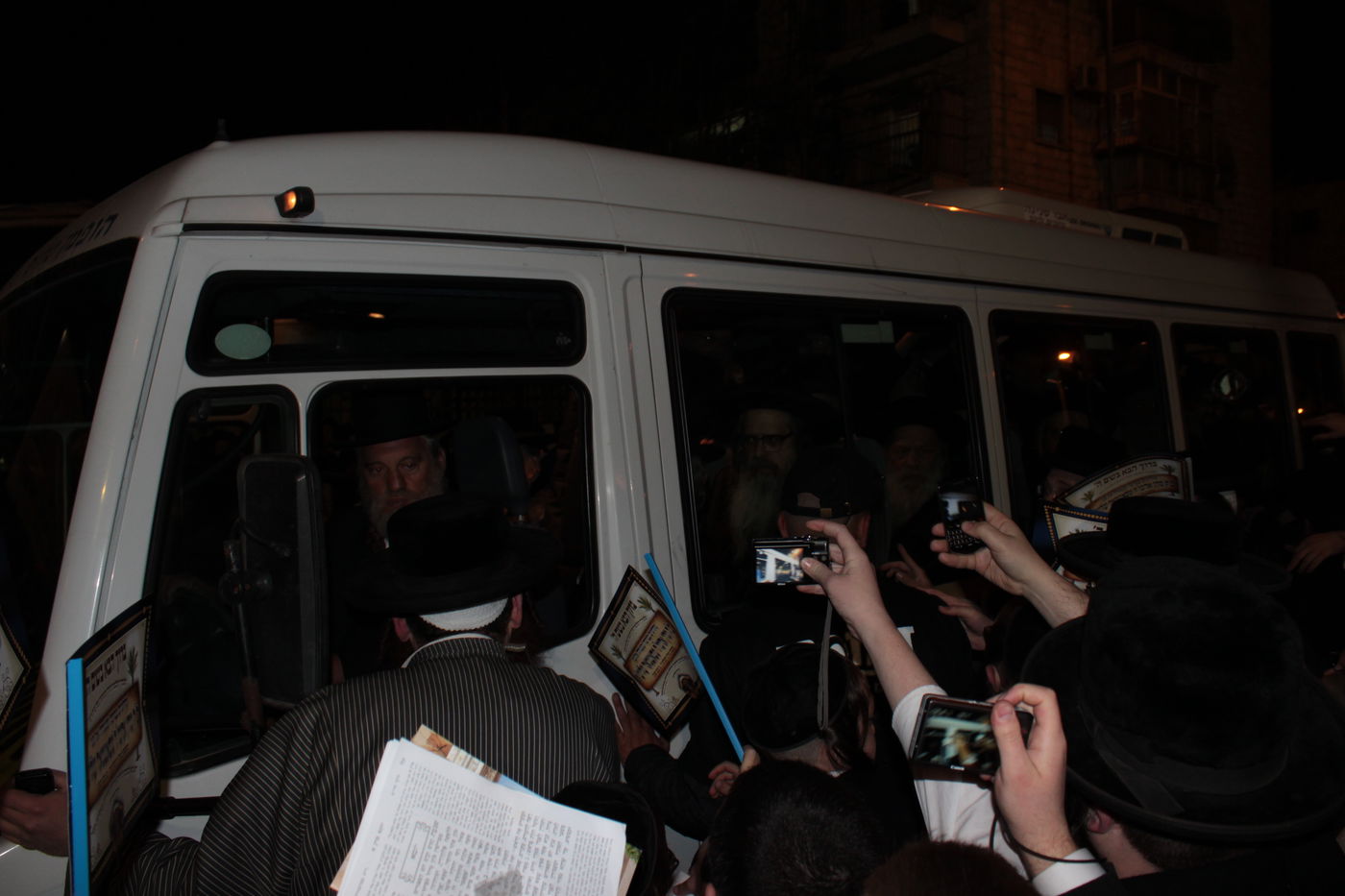 רבבות חסידים קיבלו את האדמו"ר מסאטמר בי-ם