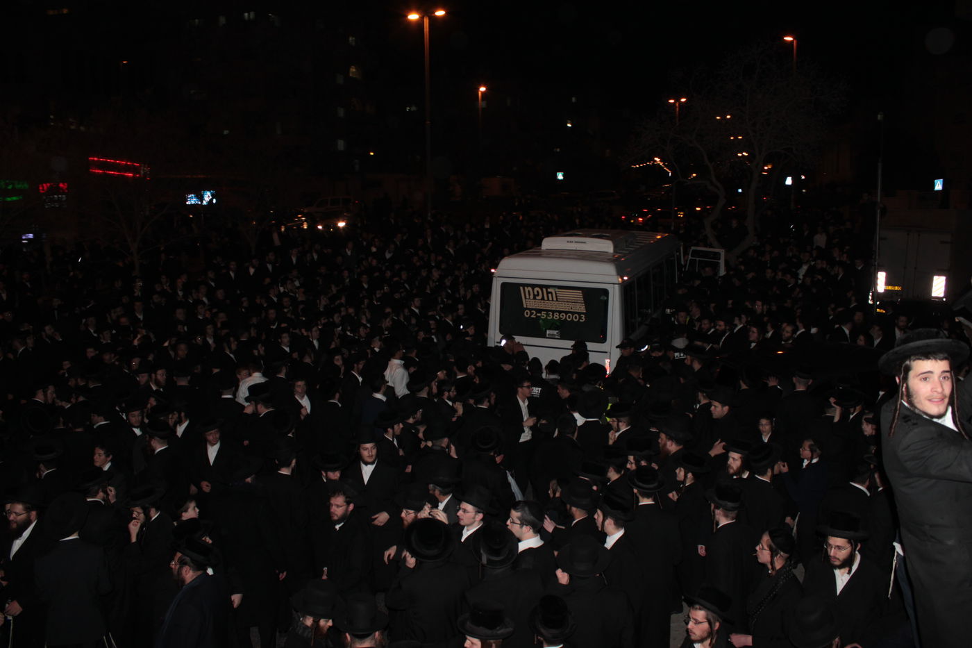 רבבות חסידים קיבלו את האדמו"ר מסאטמר בי-ם