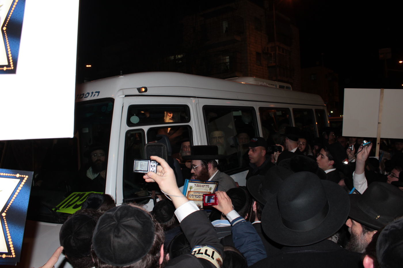 רבבות חסידים קיבלו את האדמו"ר מסאטמר בי-ם