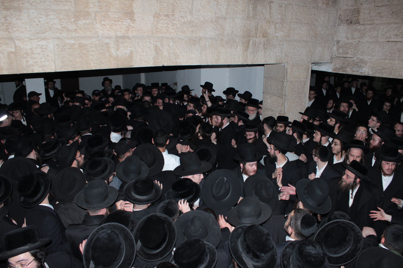 רבבות חסידים קיבלו את האדמו"ר מסאטמר בי-ם