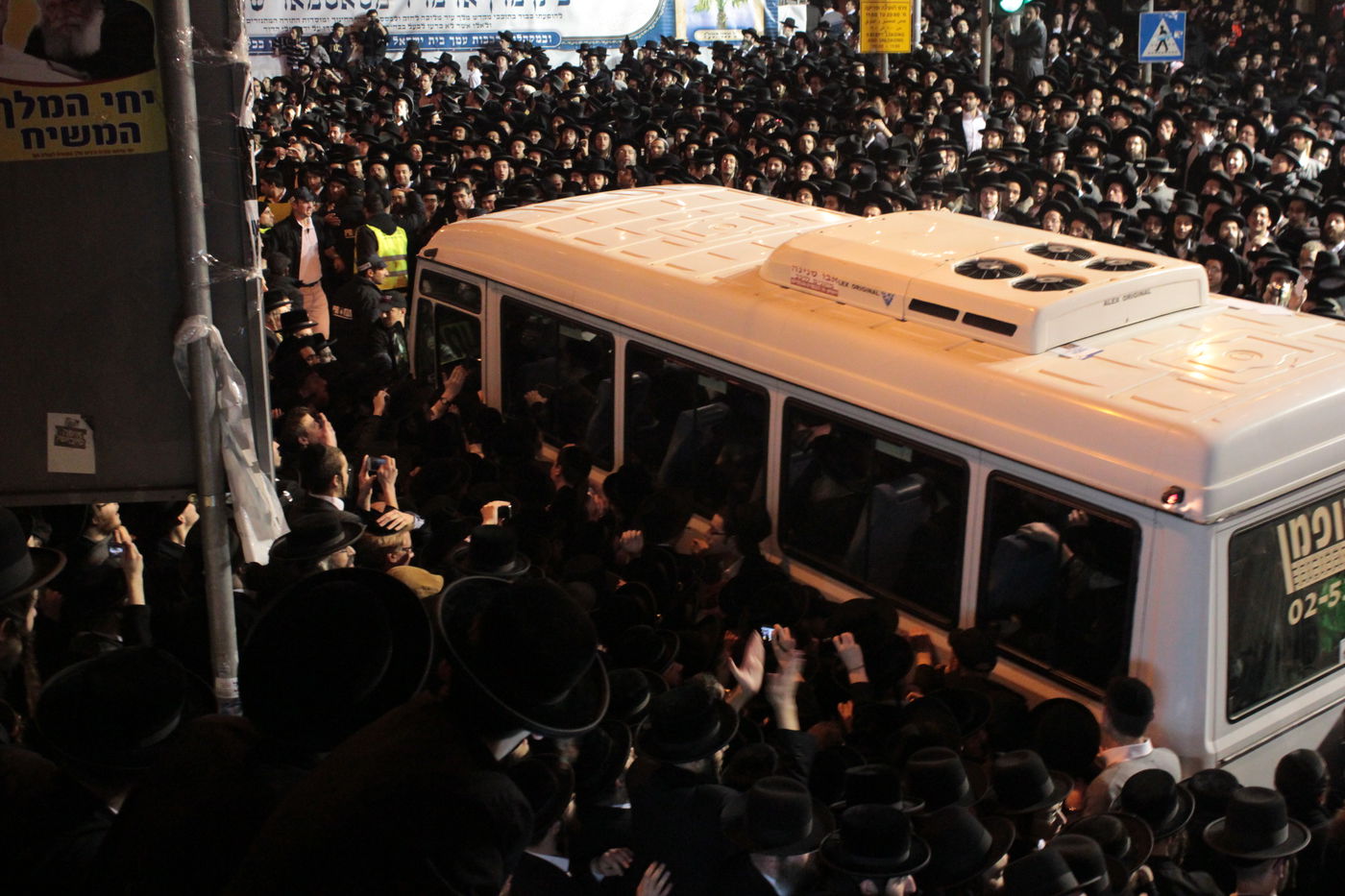 רבבות חסידים קיבלו את האדמו"ר מסאטמר בי-ם