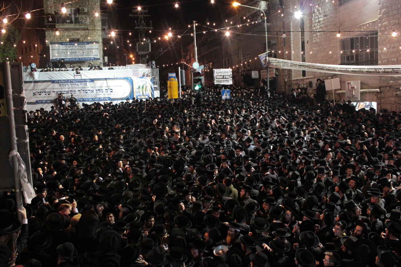 רבבות חסידים קיבלו את האדמו"ר מסאטמר בי-ם