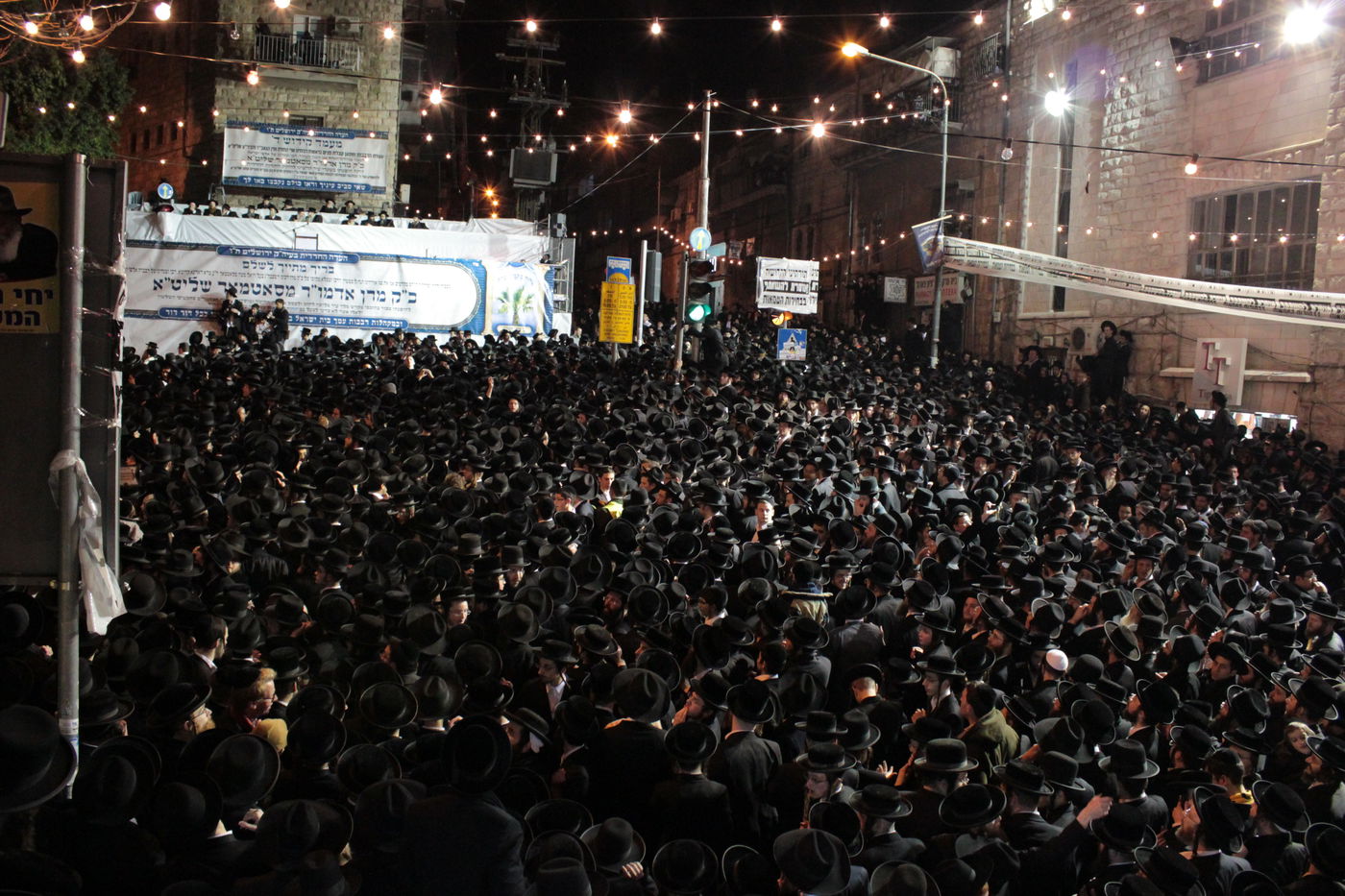 רבבות חסידים קיבלו את האדמו"ר מסאטמר בי-ם
