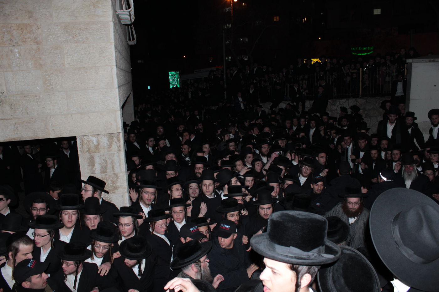 רבבות חסידים קיבלו את האדמו"ר מסאטמר בי-ם