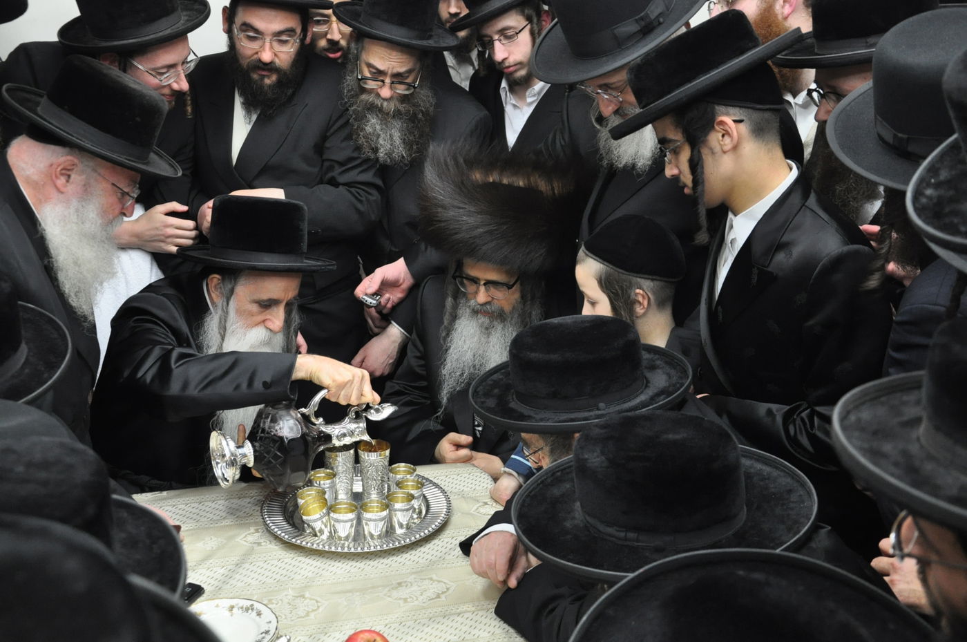 תיעוד מיוחד: האדמו"ר מסאטמר מבקר בבני-ברק