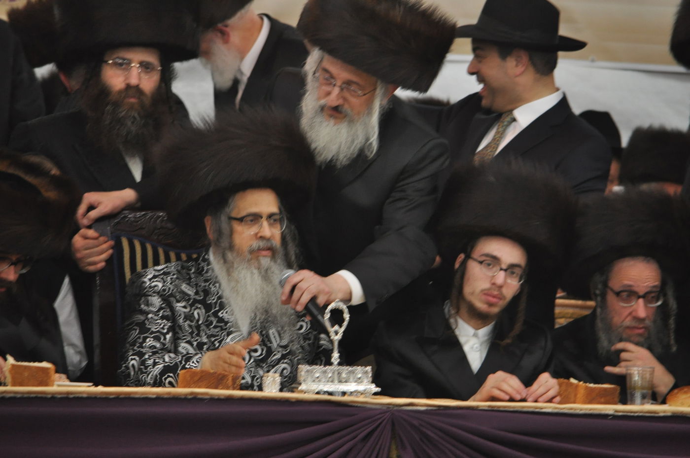 תיעוד מיוחד: האדמו"ר מסאטמר מבקר בבני-ברק