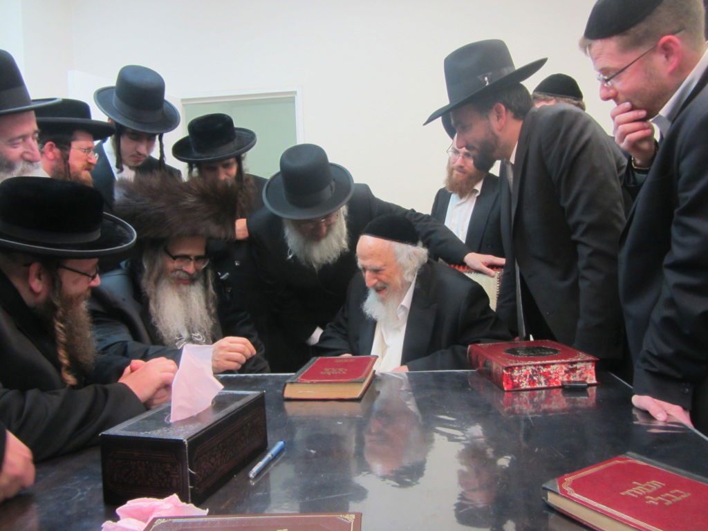 הרבי מסאטמר להגר"ש אויערבך: נשלחתי מארה"ב בשביל לחזק אתכם