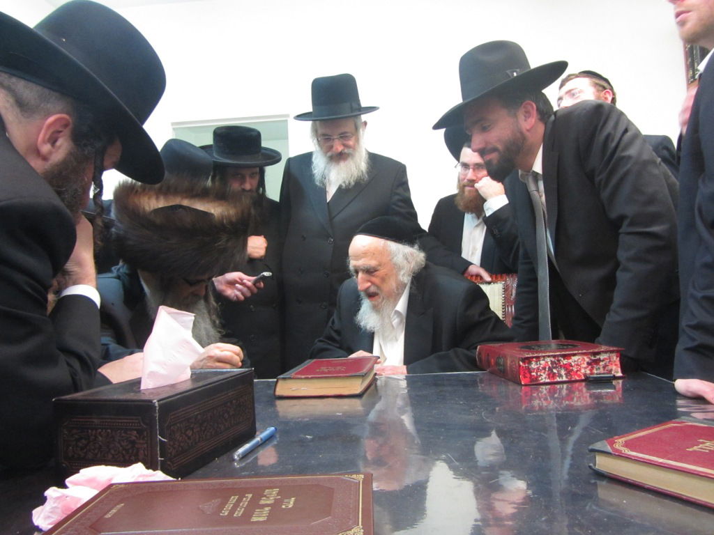 הרבי מסאטמר להגר"ש אויערבך: נשלחתי מארה"ב בשביל לחזק אתכם